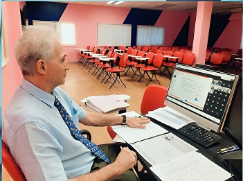 ILPC Organizes the Student Presentation
with Online Technique